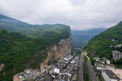 Dousha Pass, Yanjin County